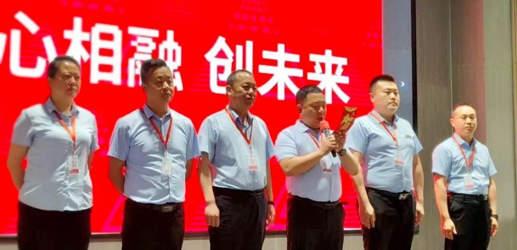 趣味运动结伴同行 | 热博rb88物流趣味运动会