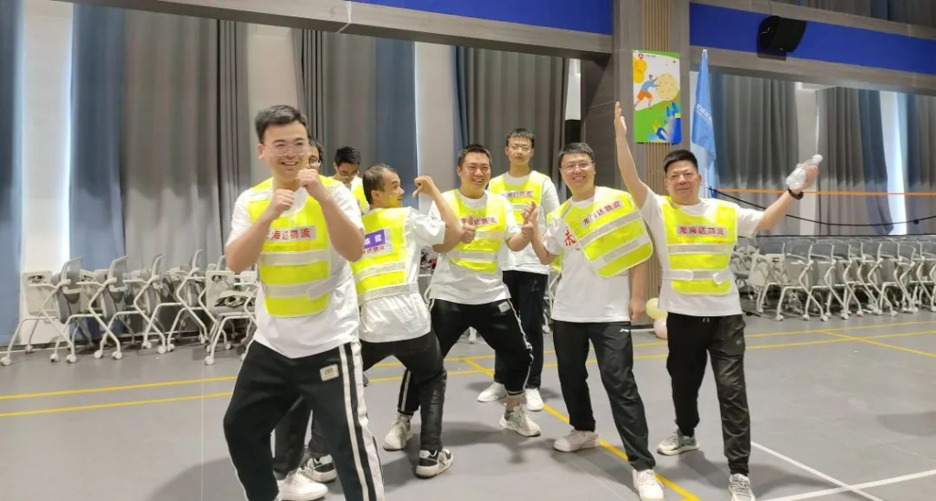 趣味运动结伴同行 | 热博rb88物流趣味运动会